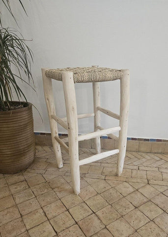 Taburete Alto de Madera y Cuero Trenzado a Mano