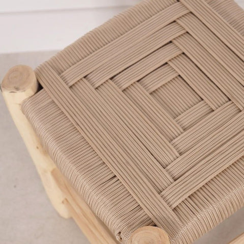 Taburete de Madera con Asiento Tejido a Mano